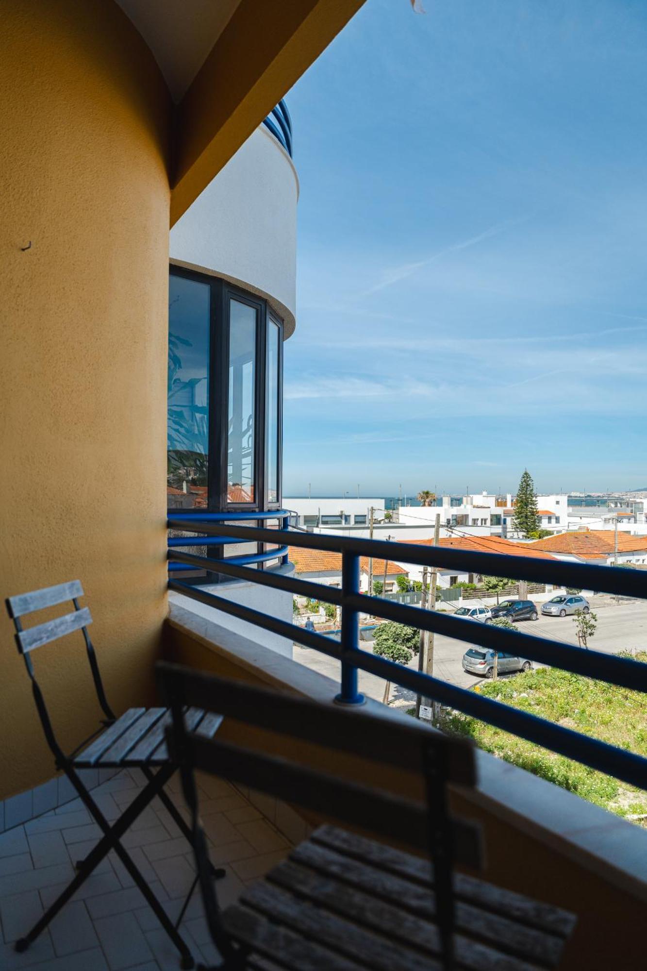 Sea View & Sundown, 150M From The Beach And Surf Spots Costa de Caparica Zewnętrze zdjęcie